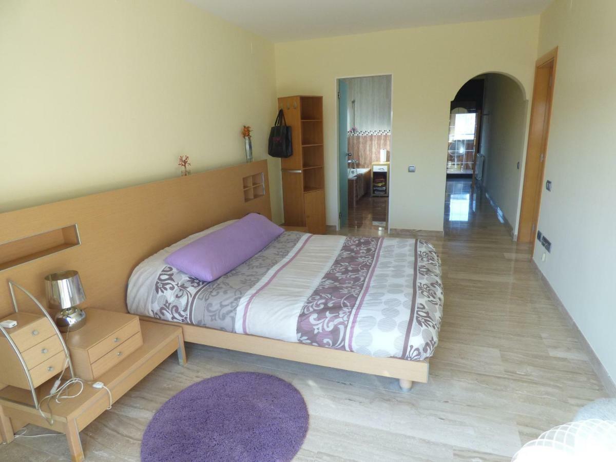 Chalet Moderno Con Piscina En Calafell Villa Buitenkant foto